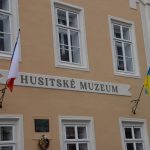 Jak je to s modrožlutou vlajkou?
