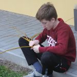 U komunitního centra v Heřmani pletli pomlázky