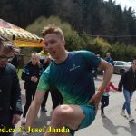 Velikonoční běh navštívili hvězdní běžci z celého kraje. Broušené vázy za vítězství odvezli Vaš a Šindelářová do Budějovic