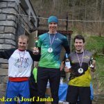 Velikonoční běh navštívili hvězdní běžci z celého kraje. Broušené vázy za vítězství odvezli Vaš a Šindelářová do Budějovic