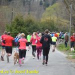 Velikonoční běh navštívili hvězdní běžci z celého kraje. Broušené vázy za vítězství odvezli Vaš a Šindelářová do Budějovic