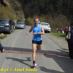 Velikonoční běh navštívili hvězdní běžci z celého kraje. Broušené vázy za vítězství odvezli Vaš a Šindelářová do Budějovic