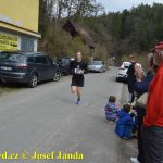 Velikonoční běh navštívili hvězdní běžci z celého kraje. Broušené vázy za vítězství odvezli Vaš a Šindelářová do Budějovic