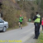 Velikonoční běh navštívili hvězdní běžci z celého kraje. Broušené vázy za vítězství odvezli Vaš a Šindelářová do Budějovic