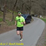 Velikonoční běh navštívili hvězdní běžci z celého kraje. Broušené vázy za vítězství odvezli Vaš a Šindelářová do Budějovic