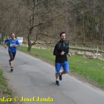 Velikonoční běh navštívili hvězdní běžci z celého kraje. Broušené vázy za vítězství odvezli Vaš a Šindelářová do Budějovic