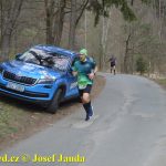Velikonoční běh navštívili hvězdní běžci z celého kraje. Broušené vázy za vítězství odvezli Vaš a Šindelářová do Budějovic