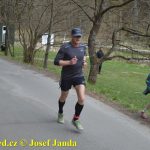 Velikonoční běh navštívili hvězdní běžci z celého kraje. Broušené vázy za vítězství odvezli Vaš a Šindelářová do Budějovic