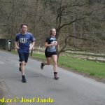 Velikonoční běh navštívili hvězdní běžci z celého kraje. Broušené vázy za vítězství odvezli Vaš a Šindelářová do Budějovic