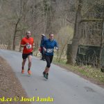 Velikonoční běh navštívili hvězdní běžci z celého kraje. Broušené vázy za vítězství odvezli Vaš a Šindelářová do Budějovic