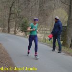 Velikonoční běh navštívili hvězdní běžci z celého kraje. Broušené vázy za vítězství odvezli Vaš a Šindelářová do Budějovic