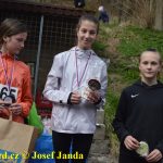 Velikonoční běh navštívili hvězdní běžci z celého kraje. Broušené vázy za vítězství odvezli Vaš a Šindelářová do Budějovic