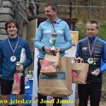 Velikonoční běh navštívili hvězdní běžci z celého kraje. Broušené vázy za vítězství odvezli Vaš a Šindelářová do Budějovic