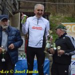 Velikonoční běh navštívili hvězdní běžci z celého kraje. Broušené vázy za vítězství odvezli Vaš a Šindelářová do Budějovic