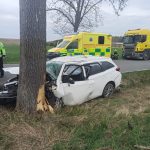 AKTUALIZOVÁNO: Tragické odpoledne na jihočeských silnicích. U obce Želeč zemřel spolujezdec, u Štěchovic řidič