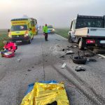 K nehodě u Chvalšin letěl i vrtulník, zraněni byli dva lidé