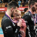 Jihostroj má extraligový bronz! Kapitán Radek Mach ukončil kariéru s medailí na krku