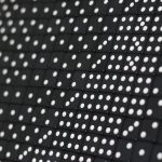 Obraz filmové postavy Johna Wicka poskládali z 20 tisíc hracích kostek