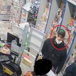 Policie pátrá po dvou mužích. Jsou důležití k objasnění případu zneužití platební karty