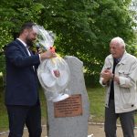 Pamětní deska v Milevsku připomíná, že tu Jára Cimrman vynalezl ventilátor
