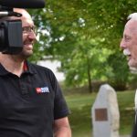 Pamětní deska v Milevsku připomíná, že tu Jára Cimrman vynalezl ventilátor