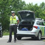 VIDEO: Manévry na Písecku. Silnice obsadila dopravní policie, létal i vrtulník
