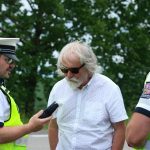 VIDEO: Manévry na Písecku. Silnice obsadila dopravní policie, létal i vrtulník