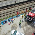 Těžká nehoda autobusu a dvou aut v Dačicích prověřila součinnost složek IZS