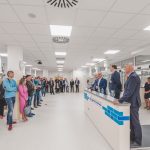 Budějovická nemocnice otevřela nové centrální operační sály a sterilizaci. Stály přes miliardu