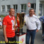 VIDEO: Aleš Krátoška představil v Táboře Masarykův pohár pro vítěze hokejové extraligy