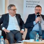 Odborníci na Hluboké diskutovali o světě v krizovém režimu. Promluvil Jirsa, Singer i Cílek