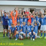 VIDEO: Žáci Táborska oslavili titul! Petřín je o pohár nepřipravil