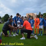 VIDEO: Žáci Táborska oslavili titul! Petřín je o pohár nepřipravil