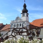 Umění má vyvolat emoci, říká autor soch koní, které zdobí volyňské náměstí