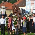 Umění má vyvolat emoci, říká autor soch koní, které zdobí volyňské náměstí