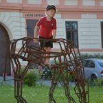 Umění má vyvolat emoci, říká autor soch koní, které zdobí volyňské náměstí