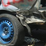 Řev motorů a řinčení plechů. Destrukční derby na letišti ovládli Strakoničtí