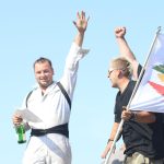 Řev motorů a řinčení plechů. Destrukční derby na letišti ovládli Strakoničtí