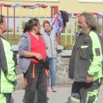 Kovářov už žije čtvrtečním mistrovstvím v cyklistice. Žáci školy vyzdobili ulice