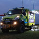 Záchranáři nacvičovali na hradeckém letišti zásah při vymrštění auta mezi diváky na tuning srazu
