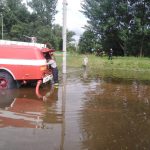 Voda zaplavila v Katovicích desítky domů. Práce hasičů nekončí