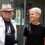 Pojď, zve Lenka Herzogová na výstavu plnou svěžích barev do Galerie Hláska