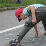 Uličku u autobusového nádraží v Milevsku oživil nultý ročník Kamenáč art festu
