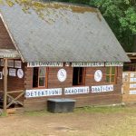 Policisté dorazili do Detektivní akademie Dražičky