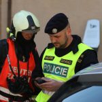 VIDEO: Hasiči při cvičení spouštěli z Rumpálu zraněnou a vynášeli lidi z muzea