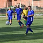 Dresy vyfasovali i žáci, kteří se přišli na zápas podívat