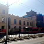 Oprava budějovické nádražní budovy se o desítky milionů prodražila. První část se otevře za půl roku