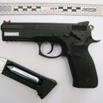 Policisté už mají muže, který v sobotu střílel na vlak ve Volarech