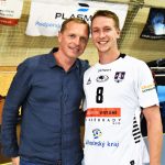 VIDEO: Hala se otřásla v základech, v čase 59:59 vystřelil Strakonicím výhru Nový