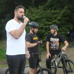 V Milevsku otevřeli pumptrackovou dráhu exhibicí známých bikerů